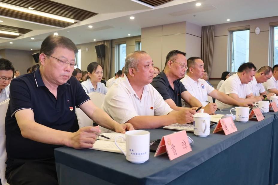 C:/Users/admin/Desktop/凝心聚力謀發(fā)展 同心奮斗譜新篇——南京市公安局國資辦黨總支、南京市保安服務(wù)有限公司黨支部聯(lián)合舉辦專題黨課/2.jpg2